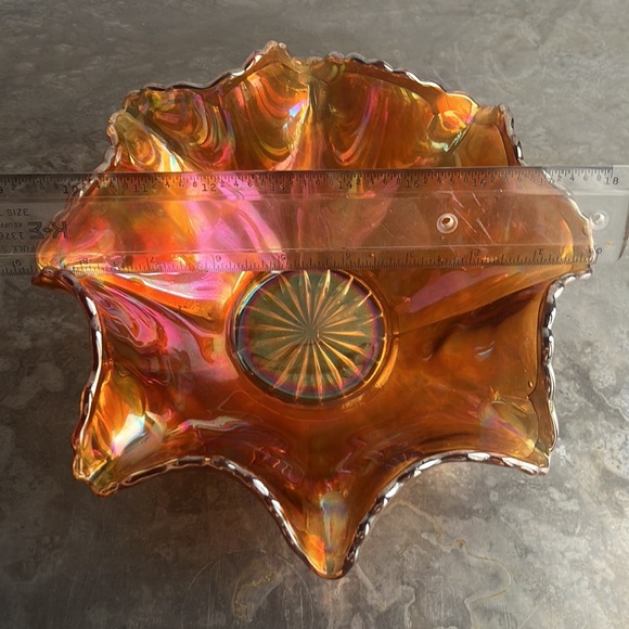 Carnival Glass 8 pointed bowl - Picture 14 of 17